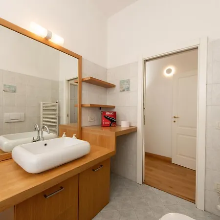 Apartment Isaia Bologna