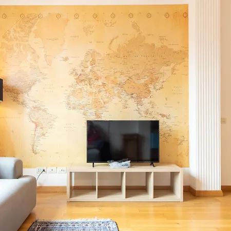 Isaia Apartment *